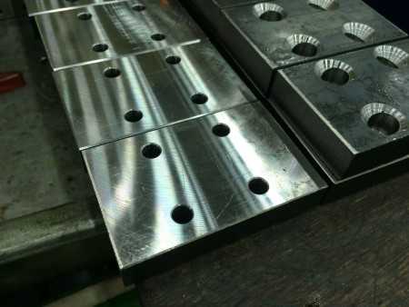 数控冷板冲头用什么材料